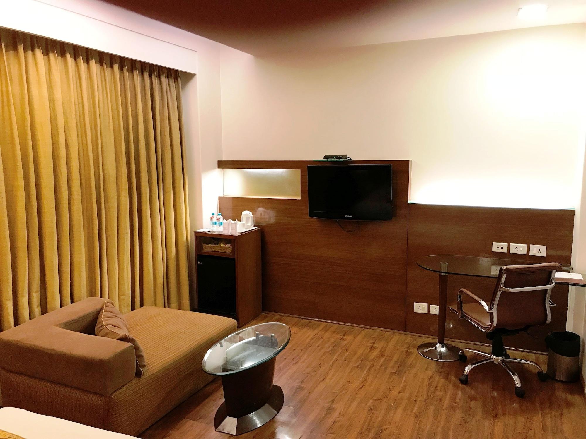 Indus Biznotel New Delhi Ngoại thất bức ảnh