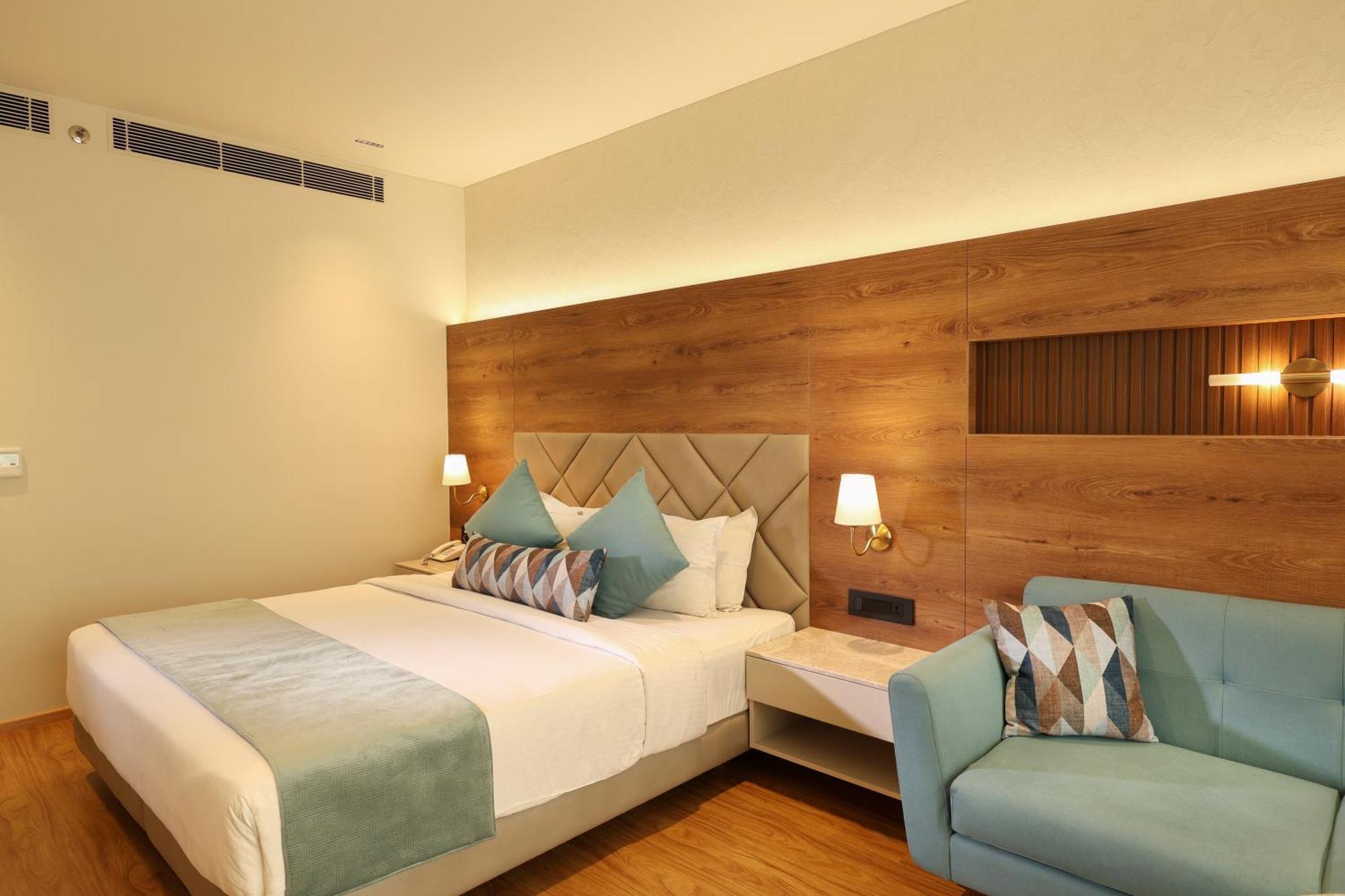 Indus Biznotel New Delhi Ngoại thất bức ảnh